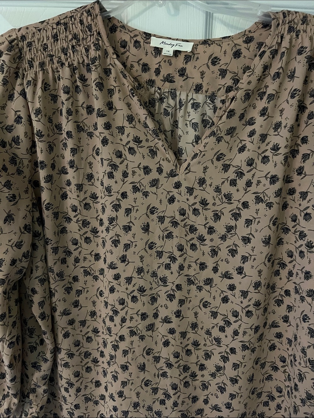 Mauve-Tan Floral V-Neck Blouse size 1x